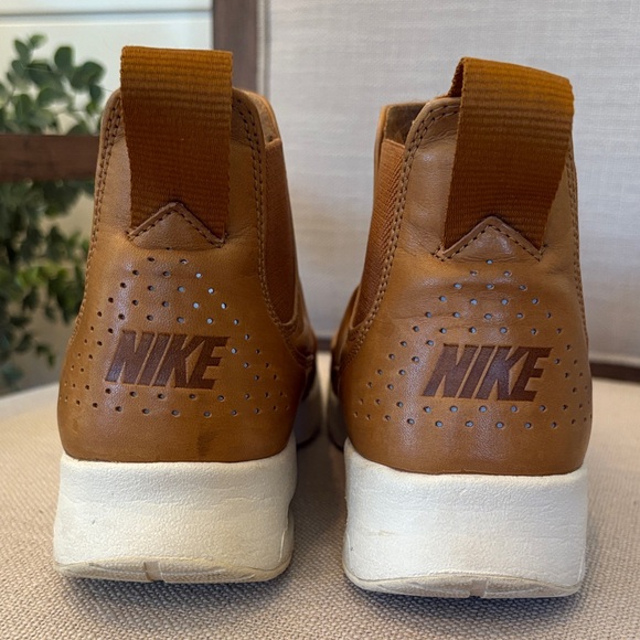 Nike Women's Air Max Thea Leather Slip On Sneakers Tan - Picture 4 of 8